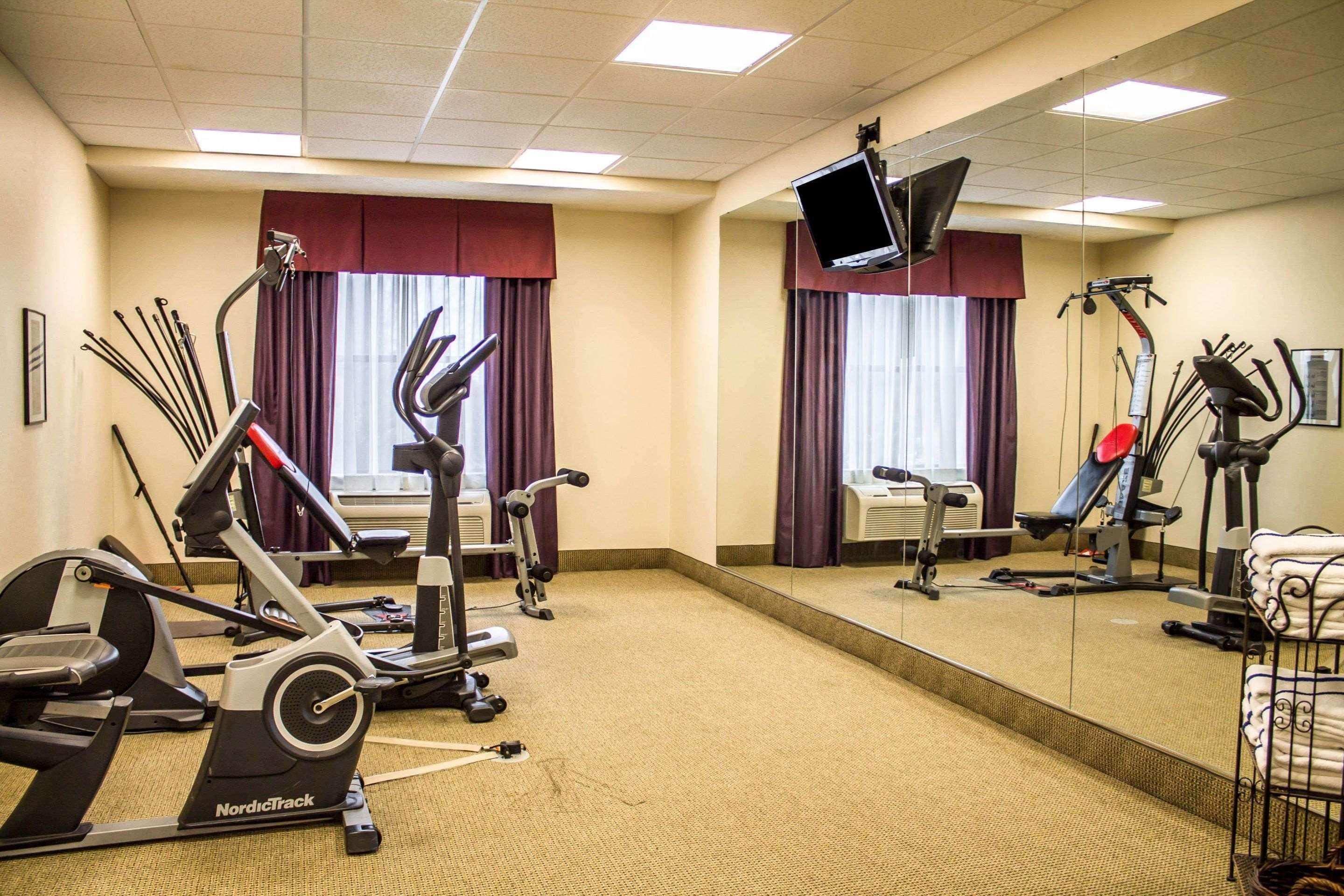 Comfort Inn & Suites Kent - University Area Екстериор снимка