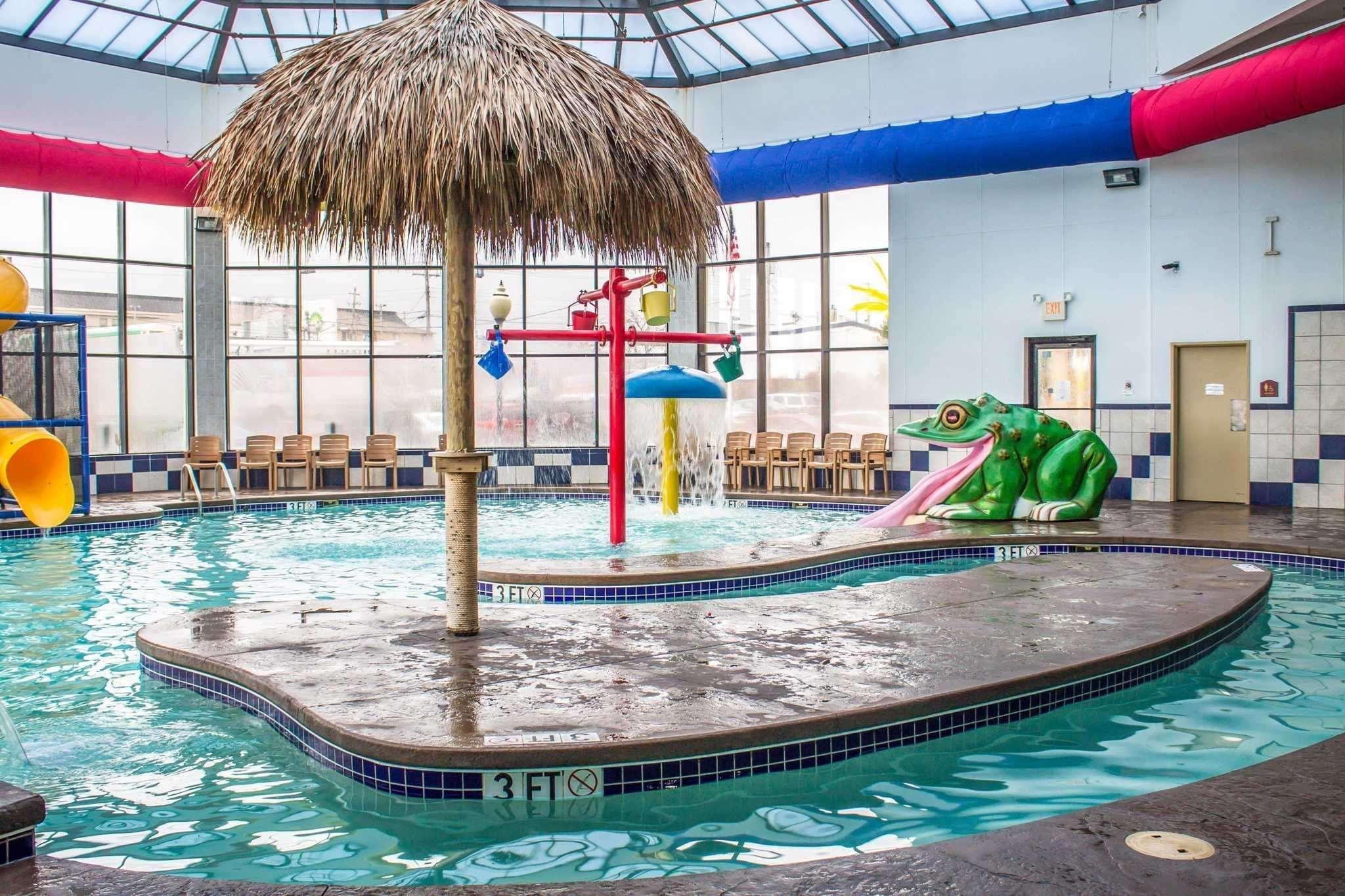 Comfort Inn & Suites Kent - University Area Екстериор снимка