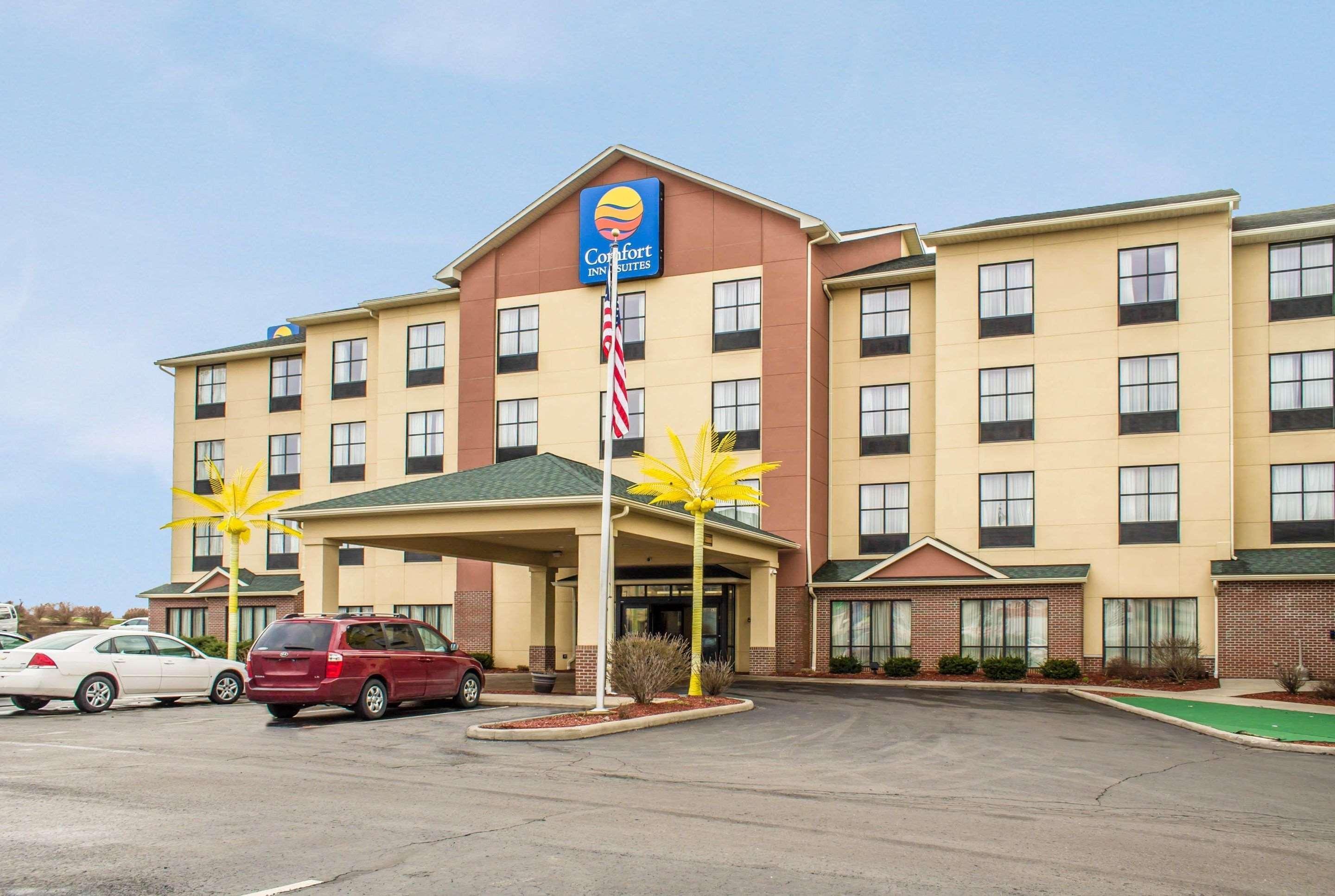Comfort Inn & Suites Kent - University Area Екстериор снимка