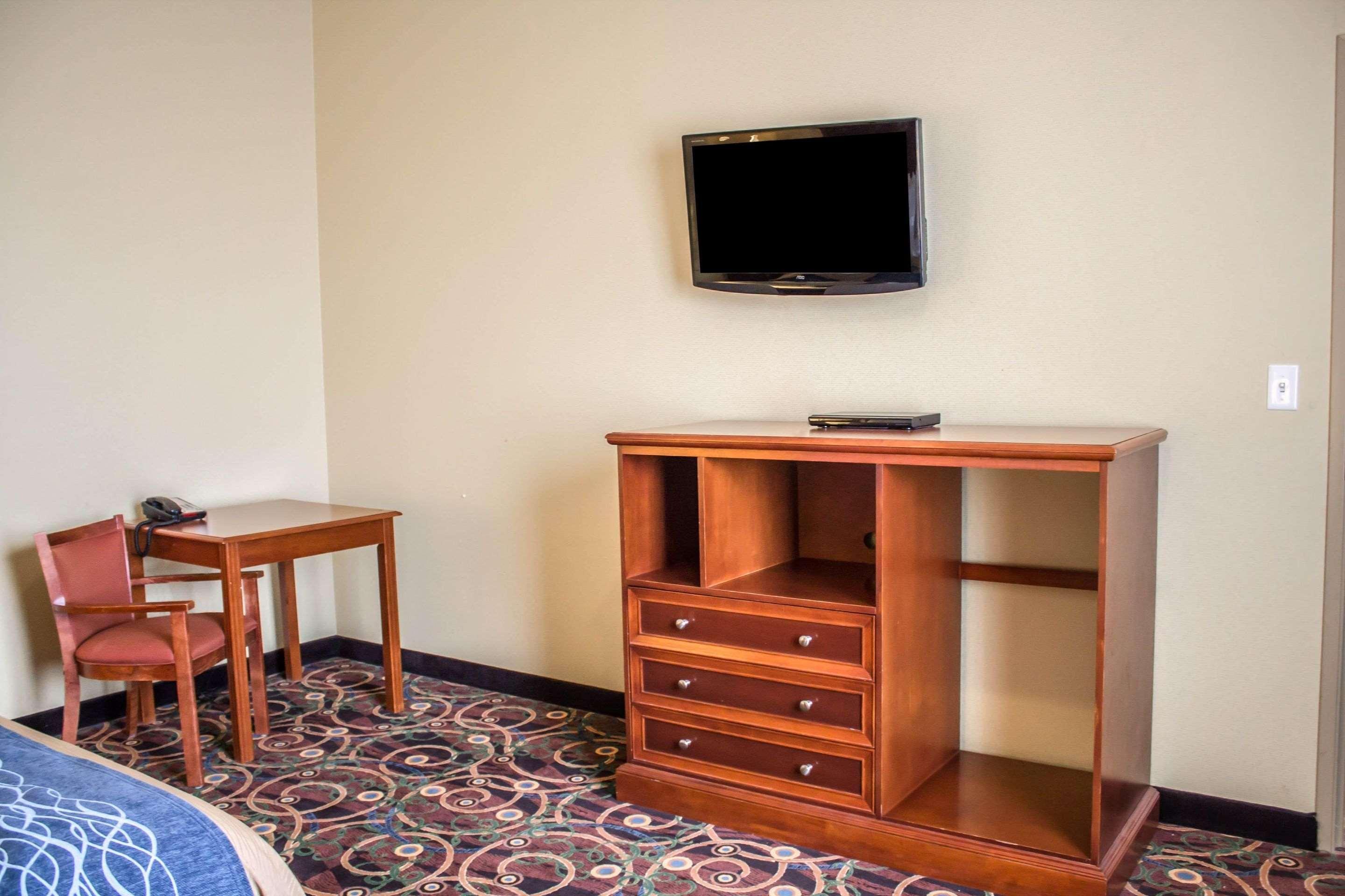 Comfort Inn & Suites Kent - University Area Екстериор снимка