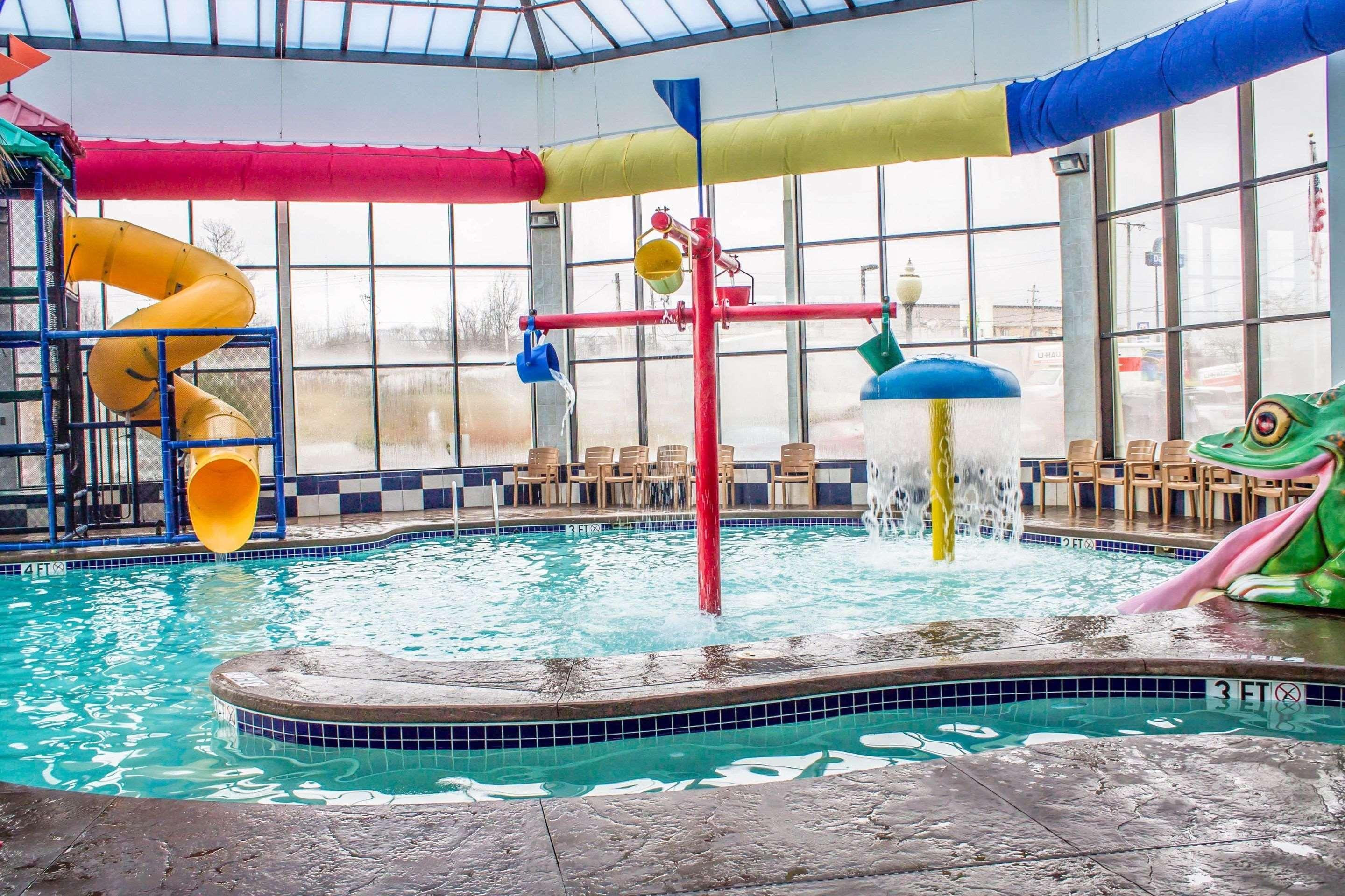 Comfort Inn & Suites Kent - University Area Екстериор снимка