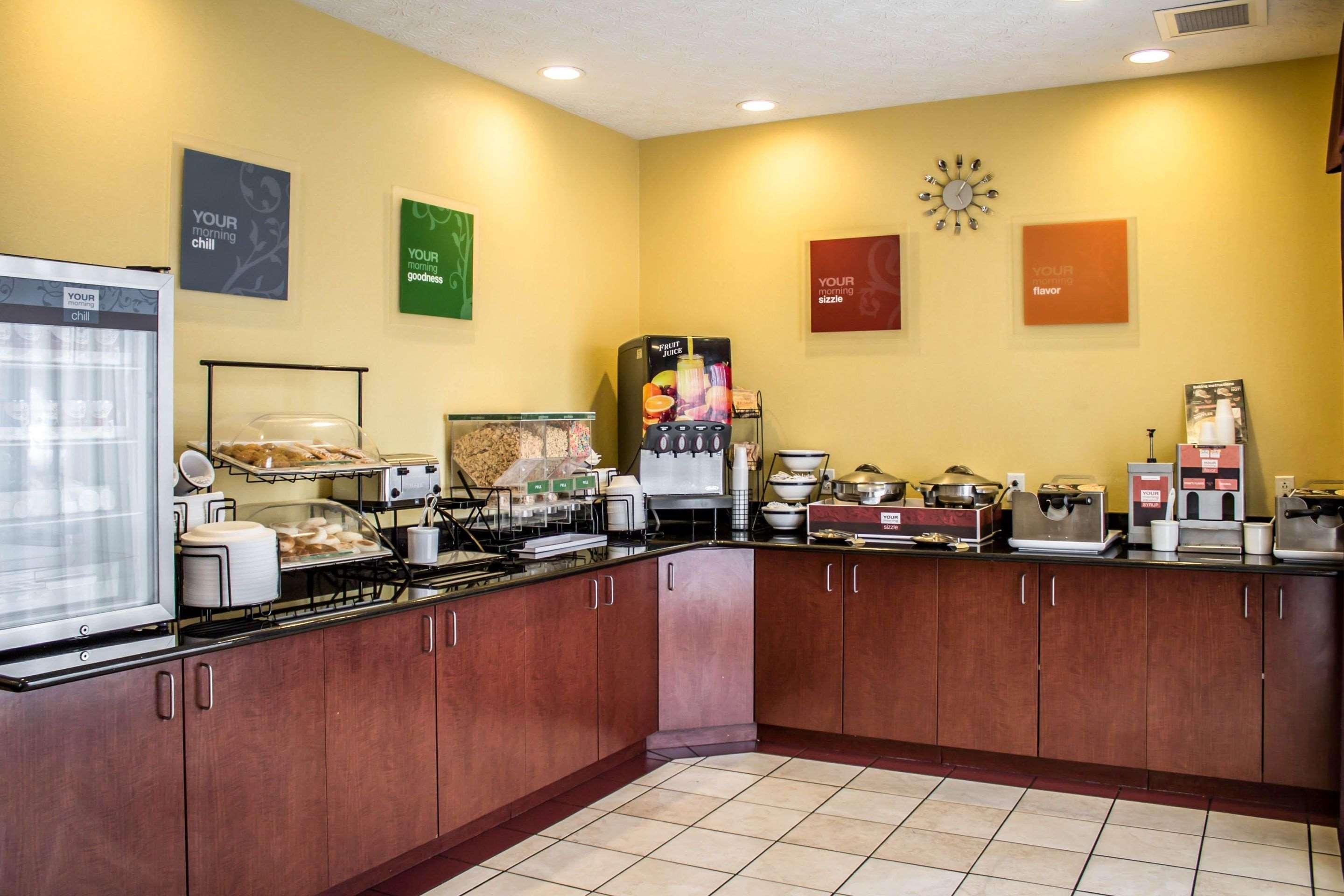 Comfort Inn & Suites Kent - University Area Екстериор снимка